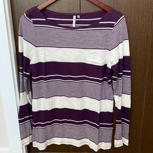 Banana republic purple and ivory boat neck long sleeve pocket tee size medium